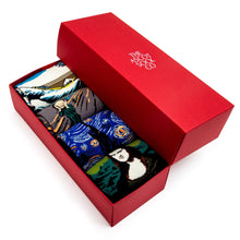 Load image into Gallery viewer, artworks socks gift box red
